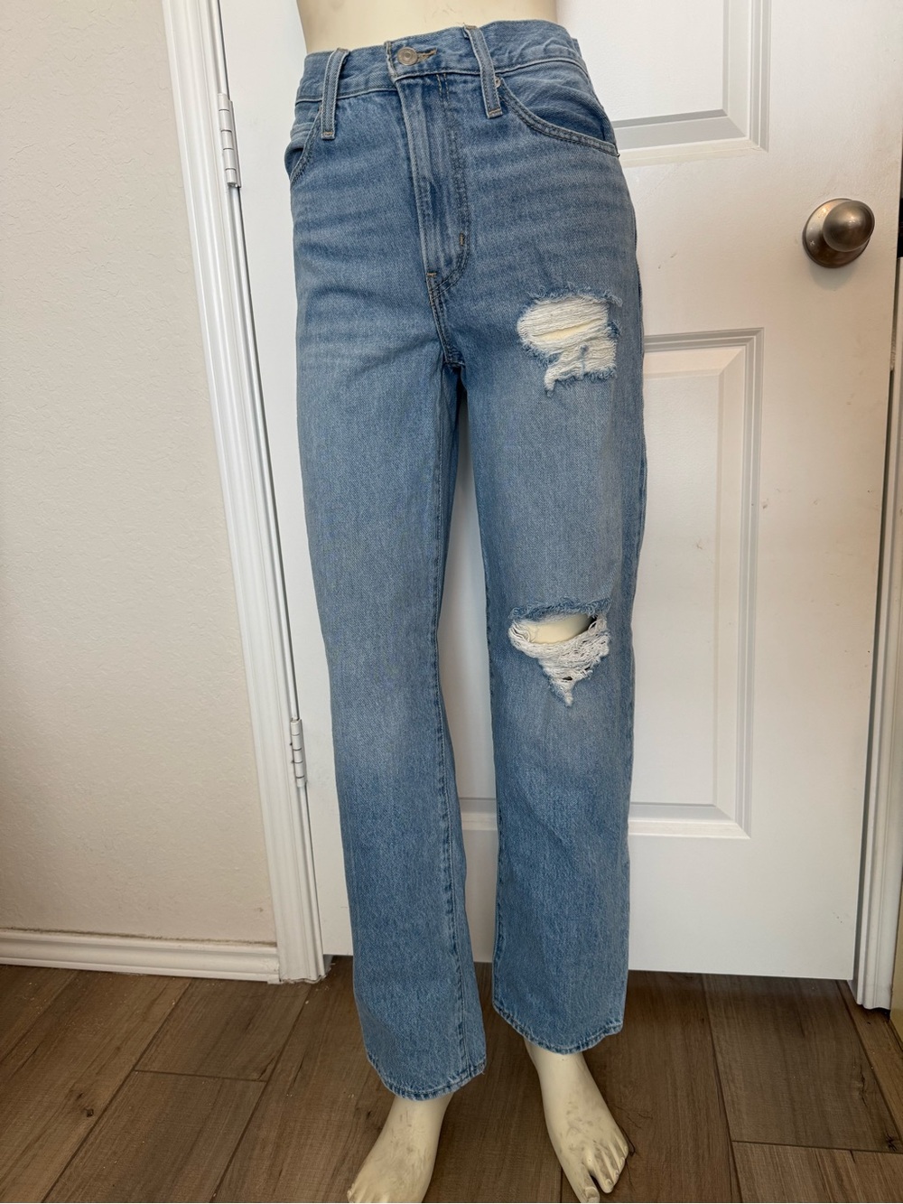 Levi’s ‘94 Baggy 100% Cotton Straight Leg Medium Wash Jeans